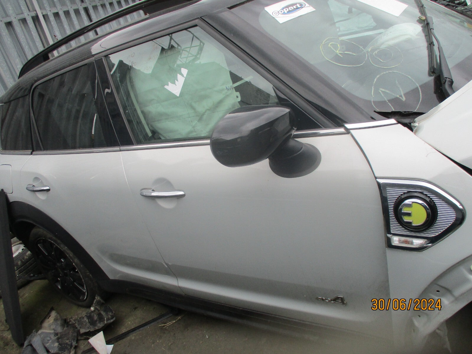 BMW MINI COUNTRYMAN F60 2021 OS DRIVER SIDE FRONT BARE DOOR WHITE SILVER A62