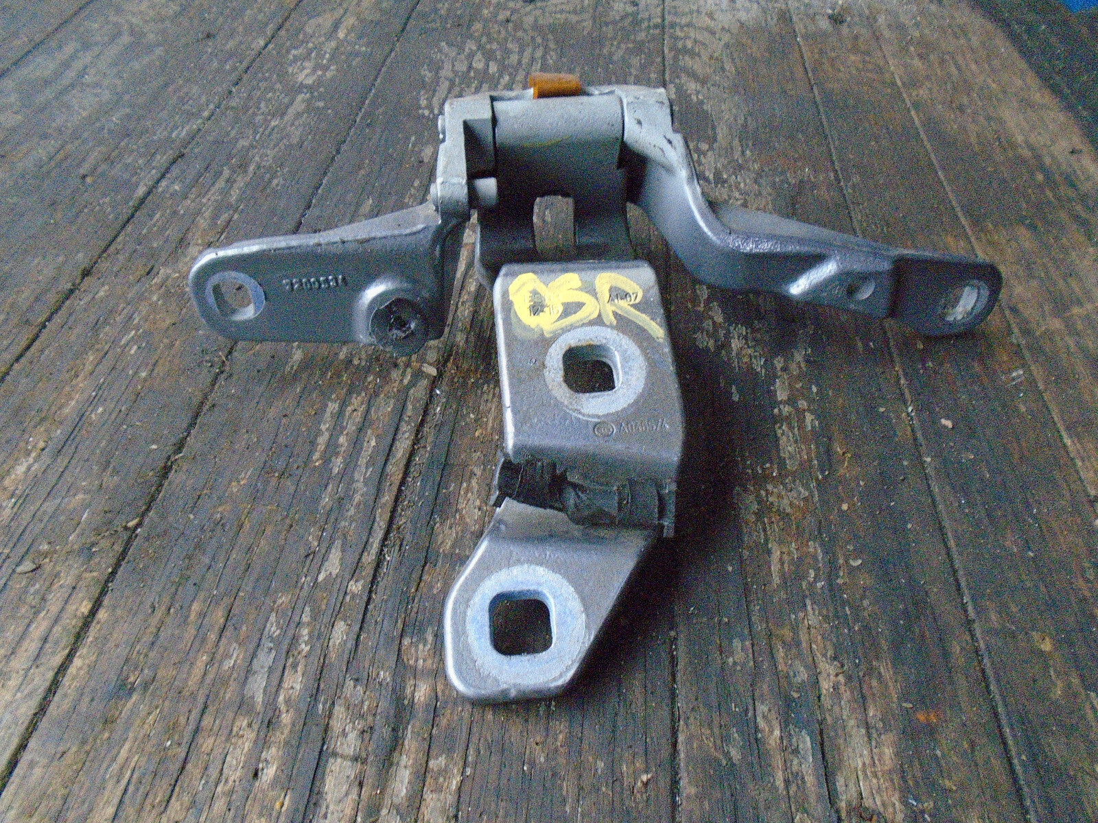 BMW 5 SERIES GT F07 2016 OSR DRIVER SIDE REAR TAILGATE HINGE 7200534
