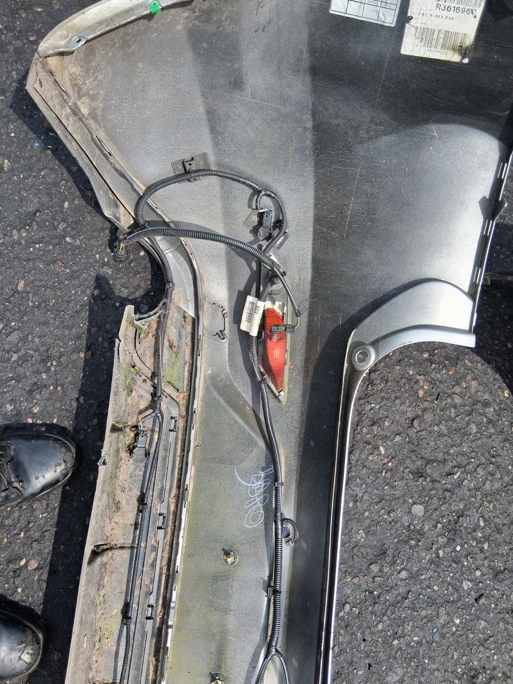 2015 VOLVO V40 D3 COMPLETE REAR BUMPER WITH PDC SENSOR SILVER
