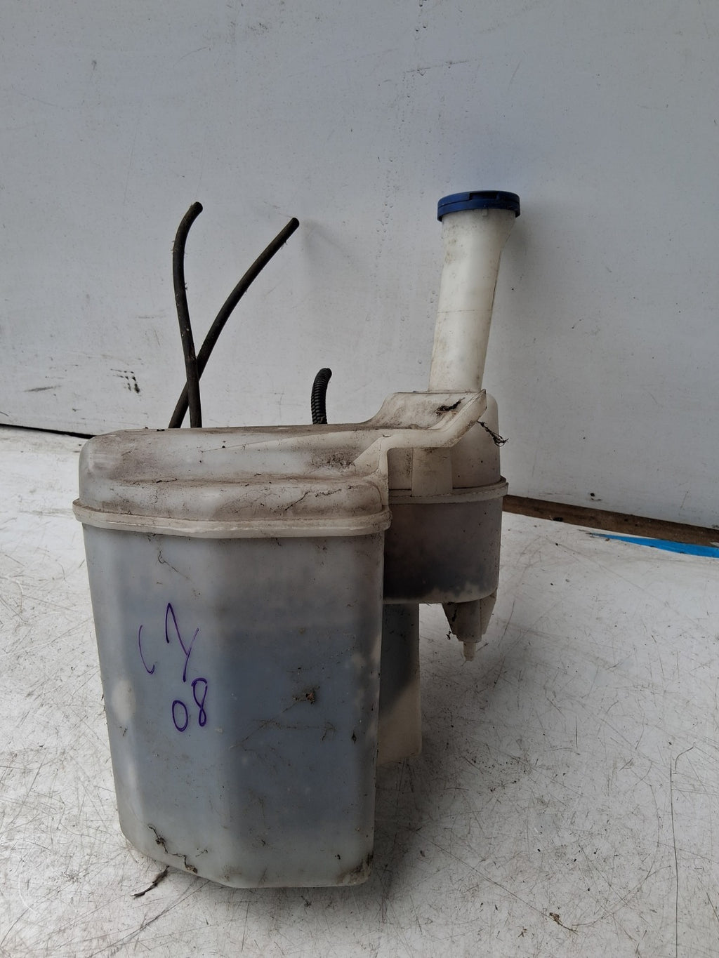 2008 CITROEN C1 MK1 FRONT WINDSCREEN WASHER WATER BOTTLE TANK