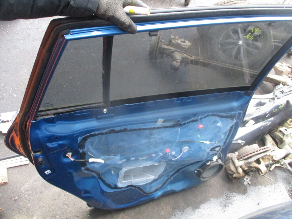 TOYOTA VERSO 2013 NSR PASSENGER SIDE REAR COMPLETE DOOR BLUE