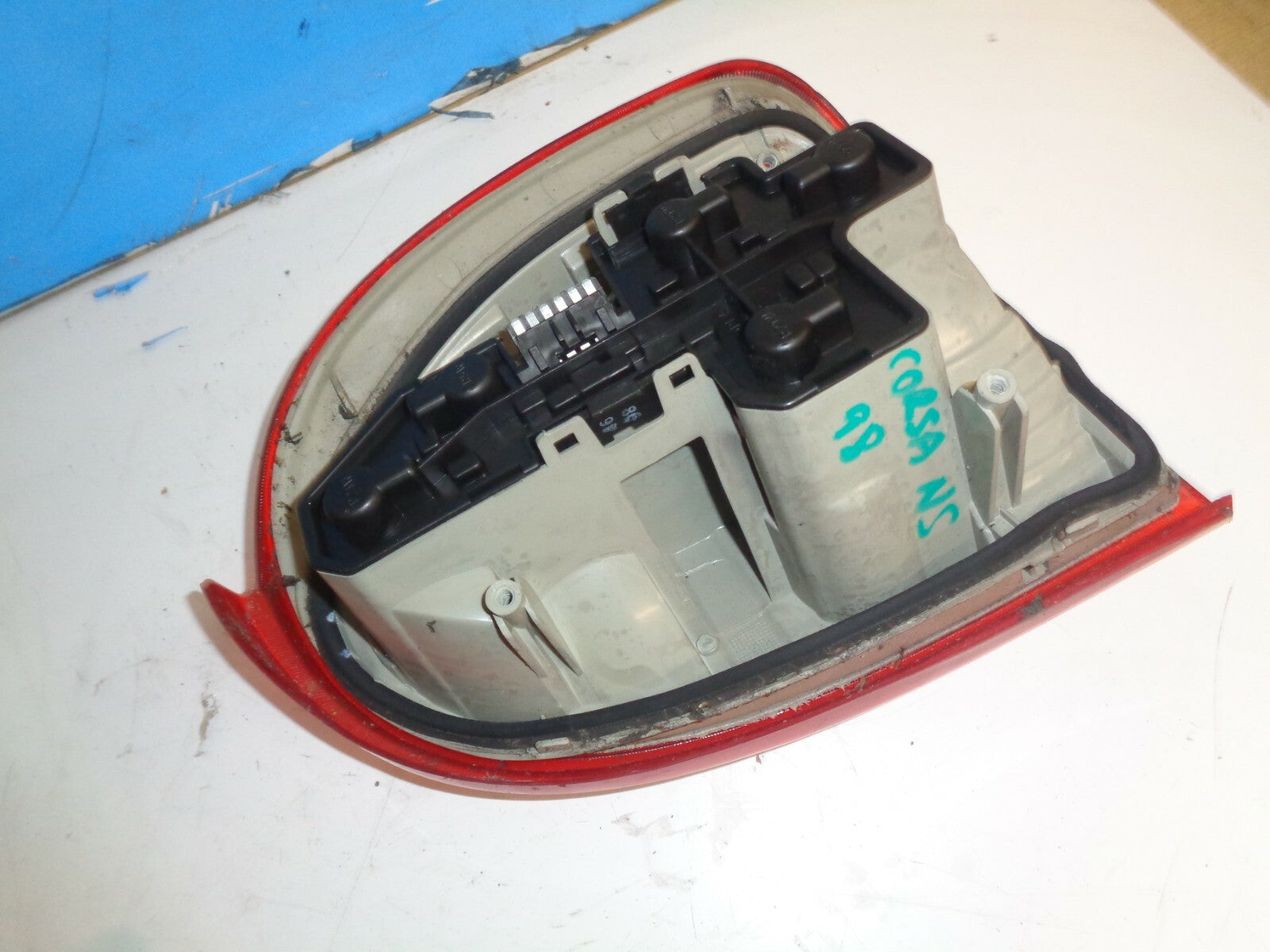 VAUXHALL CORSA B 1998 NS PASSENGER SIDE TAILLIGHT TAIL LAMP