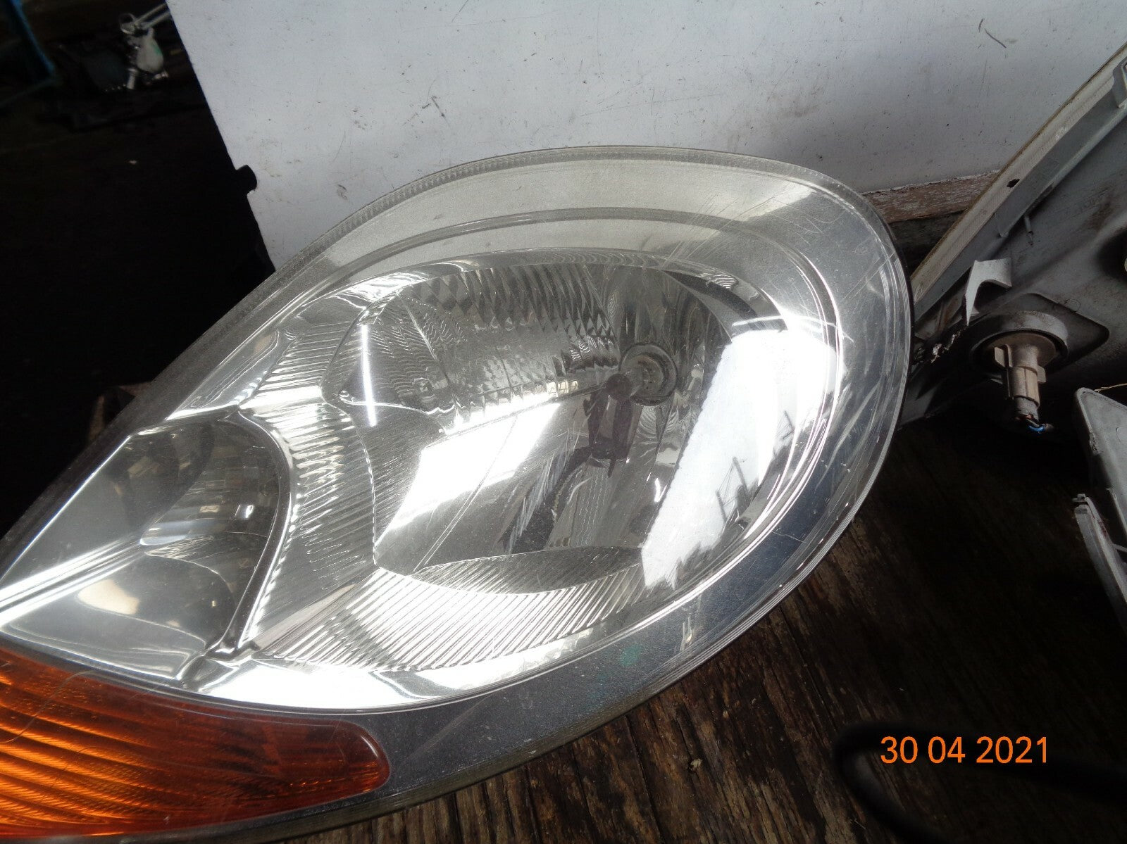 VAUXHALL VIVARO VAN 2007 NS PASSENGER SIDE FRONT LIGHT HEADLIGHT LAMP 8200701359