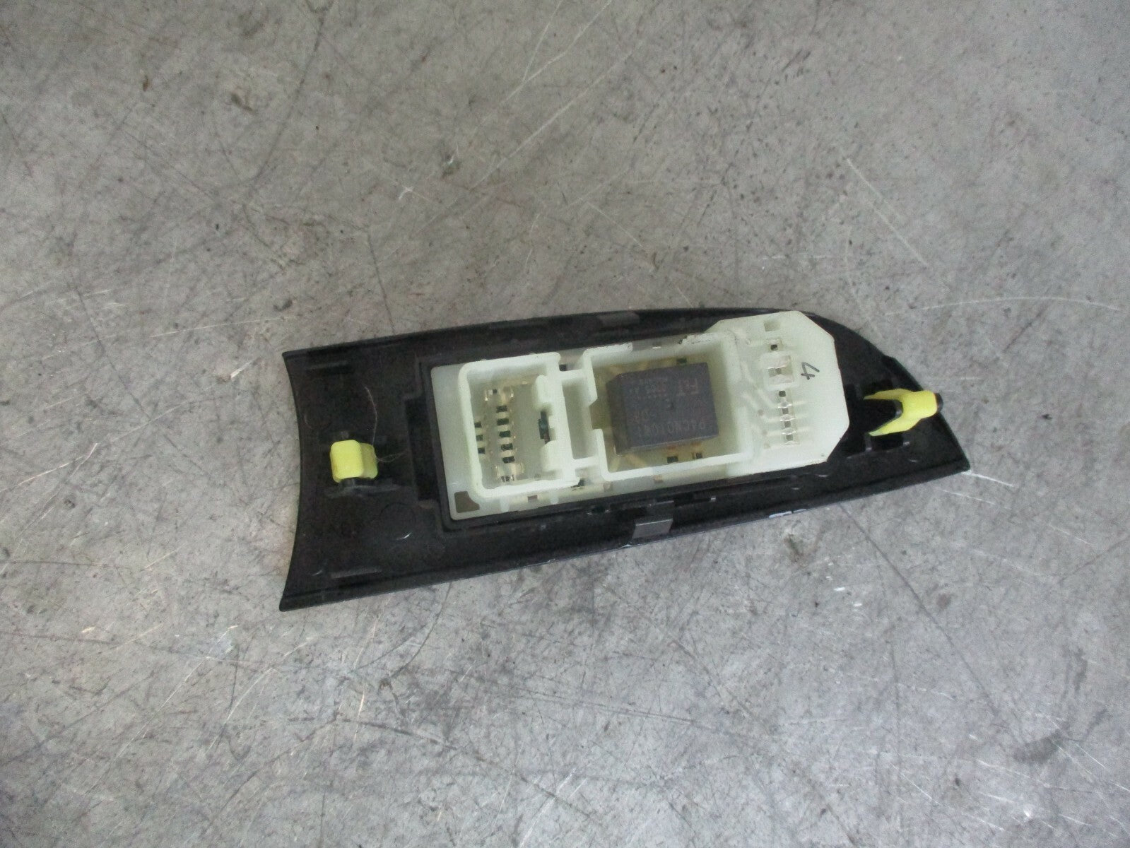 LEXUS IS XE20 5 DOOR OSR DRIVER SIDE REAR WINDOW SWITCHES 74271 53050
