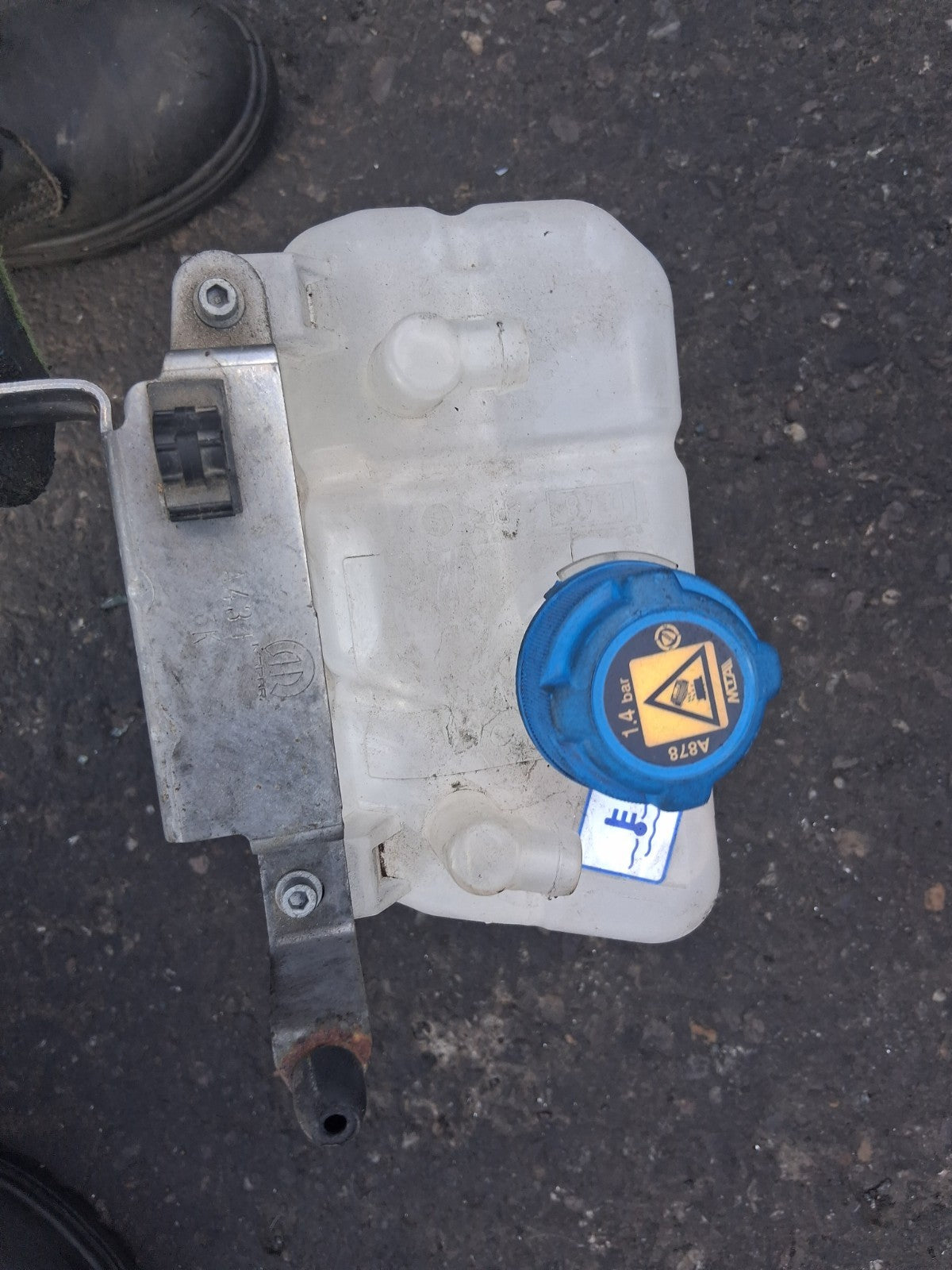 2024 FIAT DUCATO MK3 FACELIFT 2.2 DIESEL WATER EXPANSION COOLANT OVERFLOW TANK