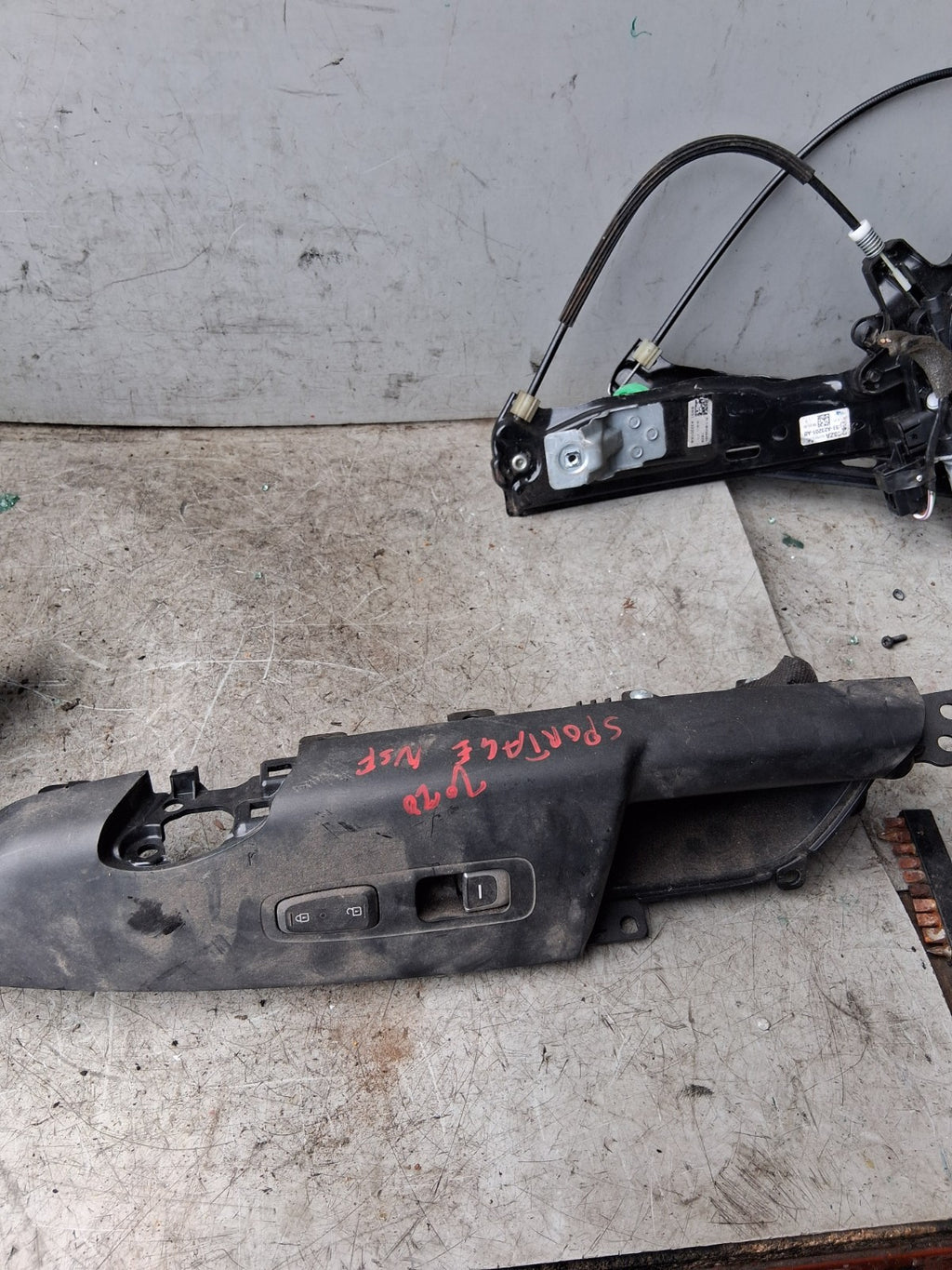 2020 KIA SPORTAGE NS PASSENEGR SIDE REAR WINDOW CONTROL SWITCH  93530F9500