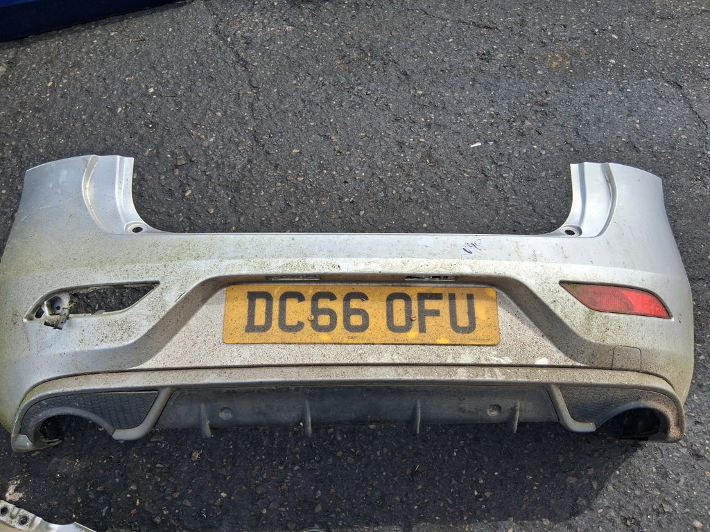 2015 VOLVO V40 D3 COMPLETE REAR BUMPER WITH PDC SENSOR SILVER