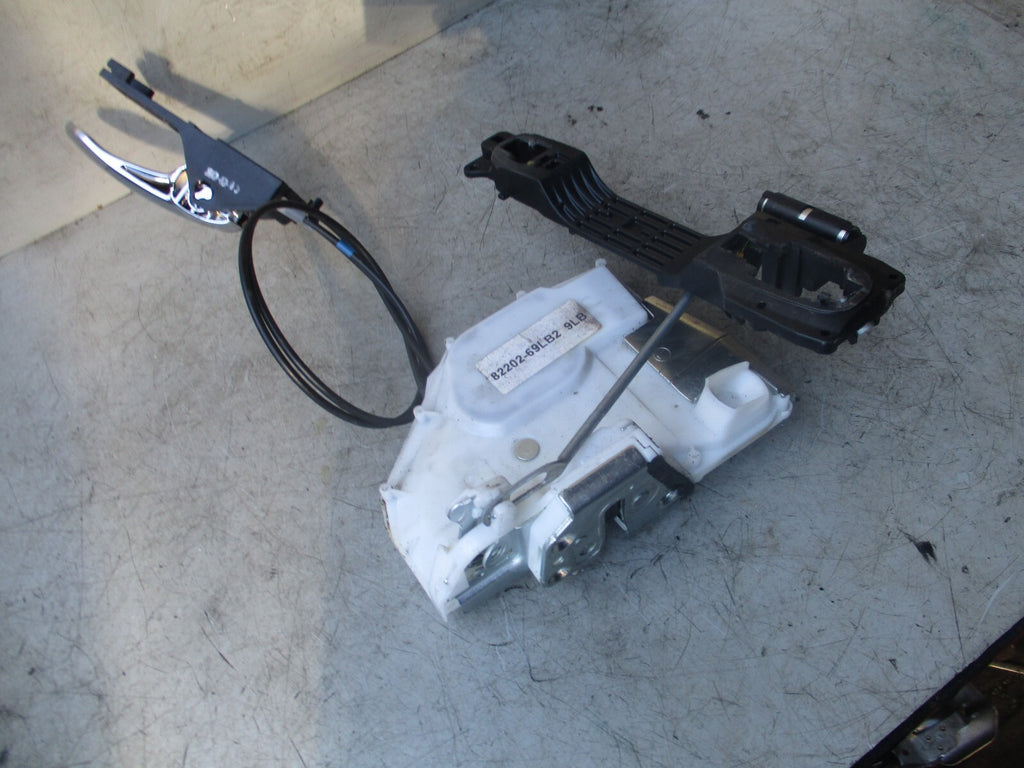 SUZUKI SWIFT MK3 2015 3 DOOR NS PASSENGER SIDE DOOR LOCK MECHANISM 8220269LB2