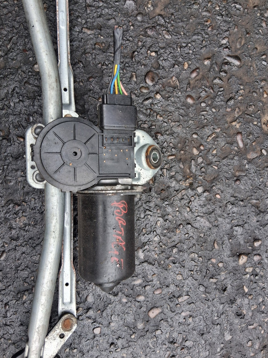 KIA SPORTAGE MK3 2012 FRONT WINDSCREEN WIPER MOTOR & LINKAGES