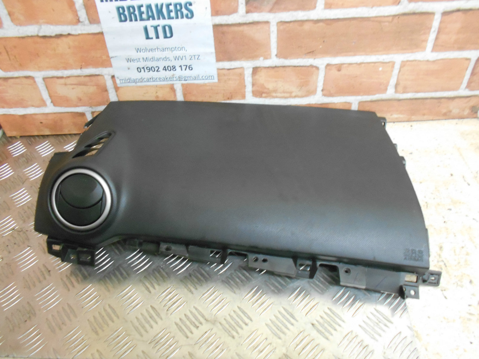 MAZDA 3 BK 2005 NS PASSENGER SIDE TOP UPPPER DASH TRIM VENT COVER B32H60350