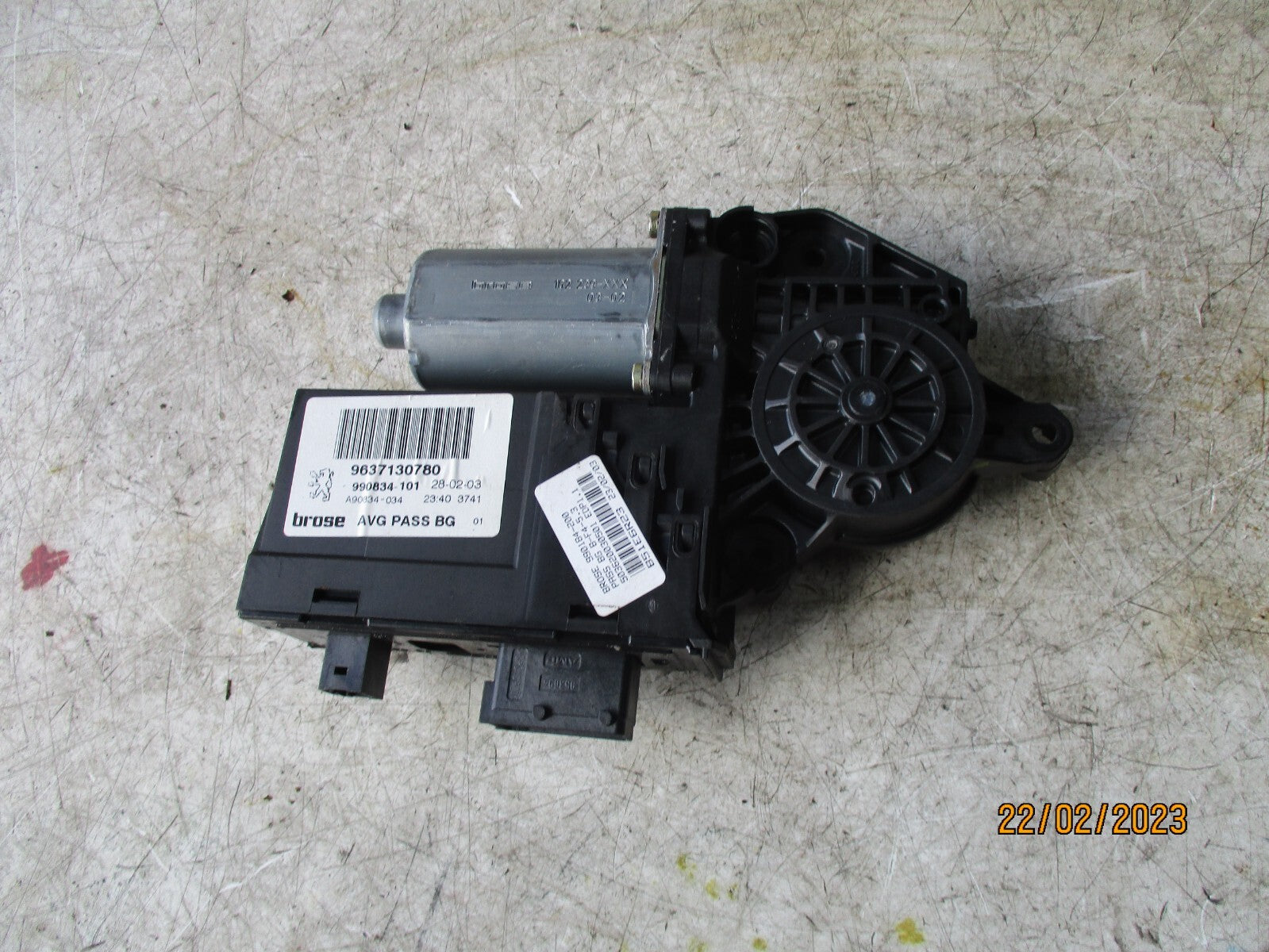 PEUGEOT 307 2003 NSF PASSENGER SIDE FRONT WINDOW MOTOR 9637130780