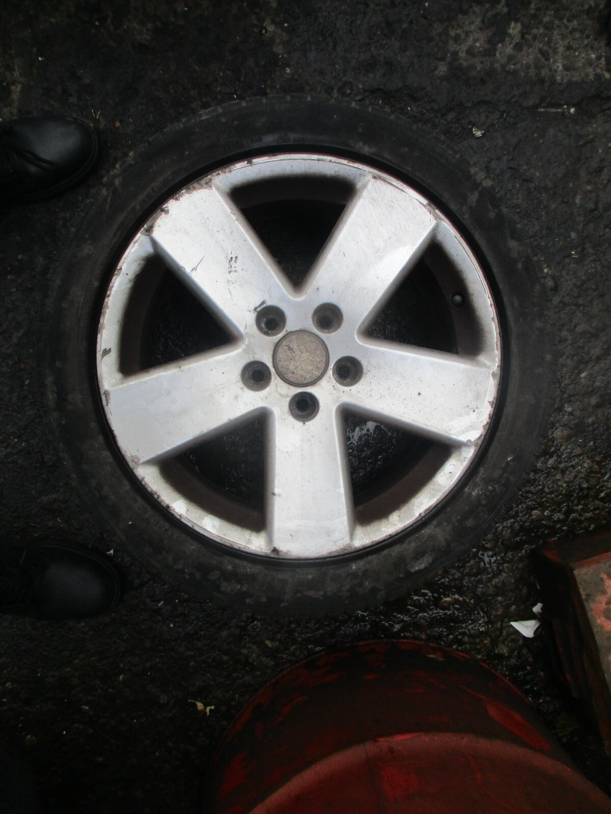 VW VOLKSWAGEN PASSAT 2006 B6 SALOON ALLOY WHEEL WITH 17 INCH TYRE