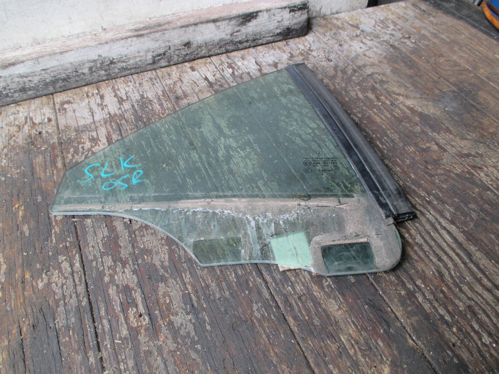 MERCEDES BENZ SLK R171 2010 OSR DRIVER SIDE REAR QUARTER WINDOW GLASS
