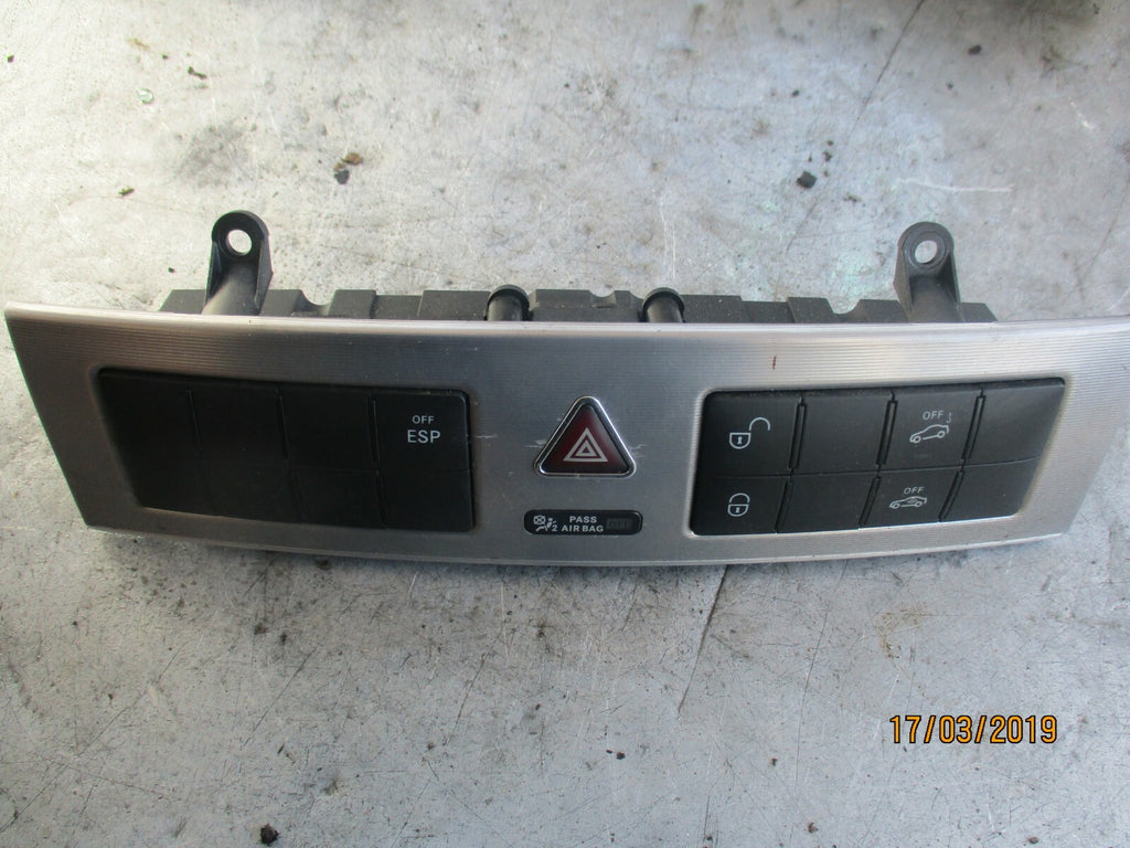 MERCEDES C CLASS W203 CENTRE CONSOLE HAZARD SWITCH 2038707910