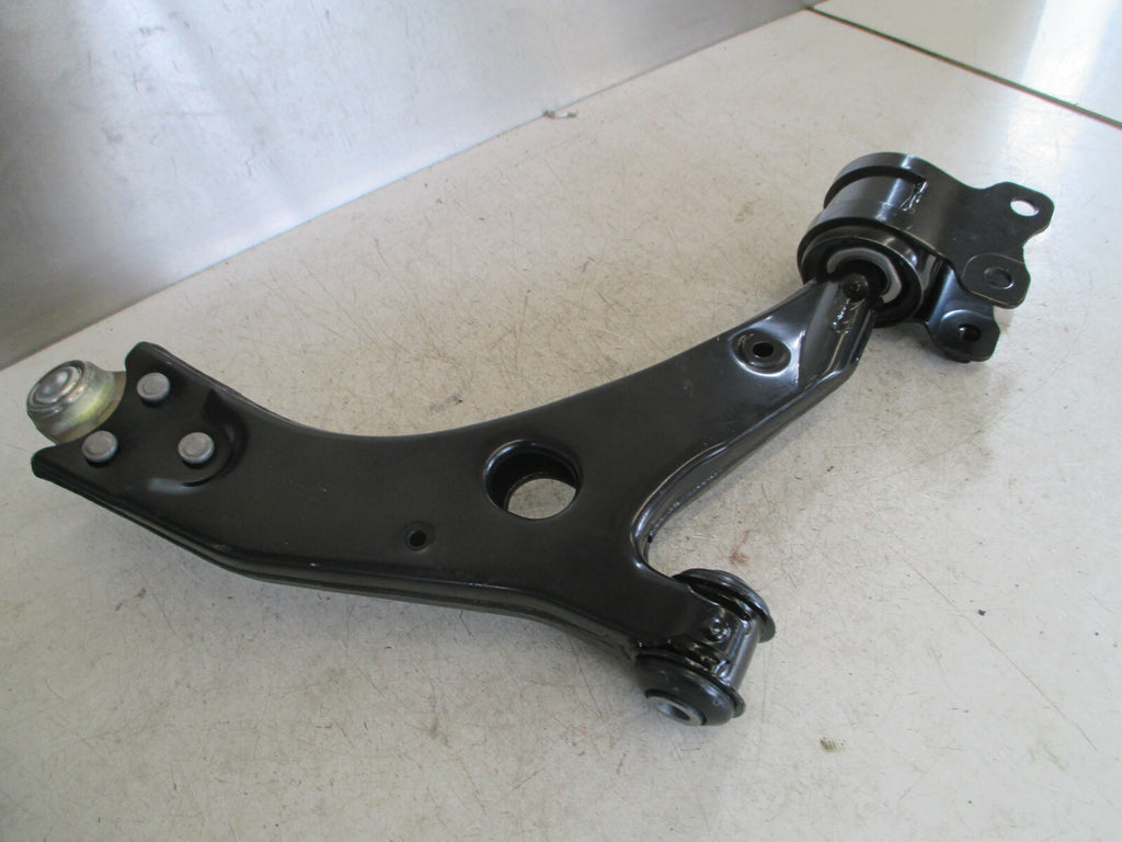 VOLVO C30 V50 2006 -2014 PASSENGER SIDE FRONT LOWER WISHBONE 30714126