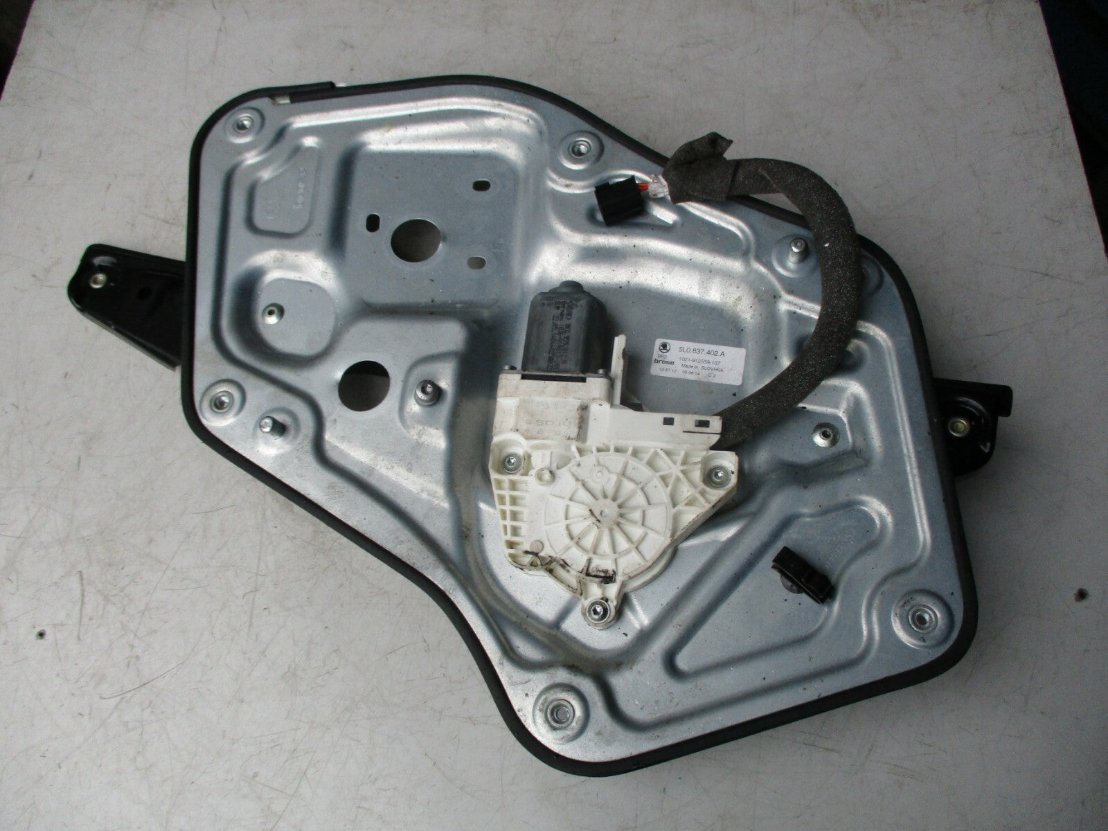 SKODA YETI 5L 2014 OSF DRIVER SIDE FRONT WINDOW REGULATOR MECH MOTOR 5l0837402A