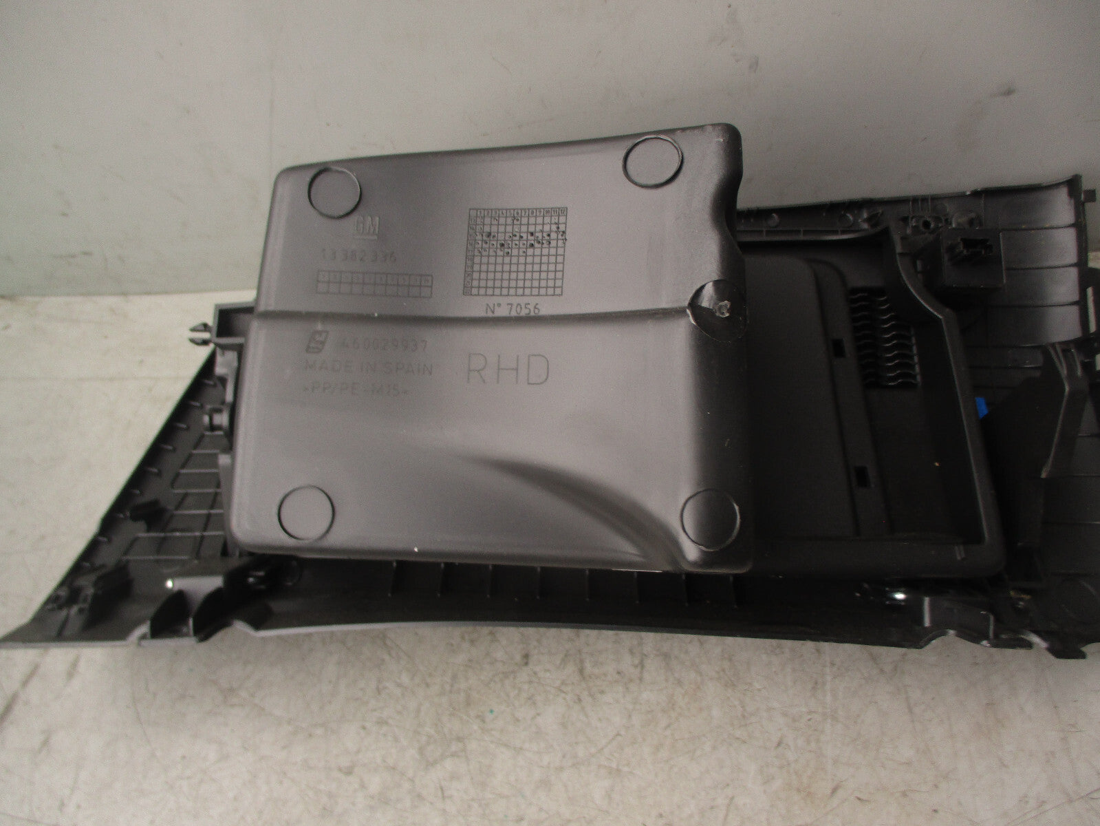 2019 VAUXHALL CORSA E DASHBOARD STORAGE GLOVE STORAGE BOX 13382336