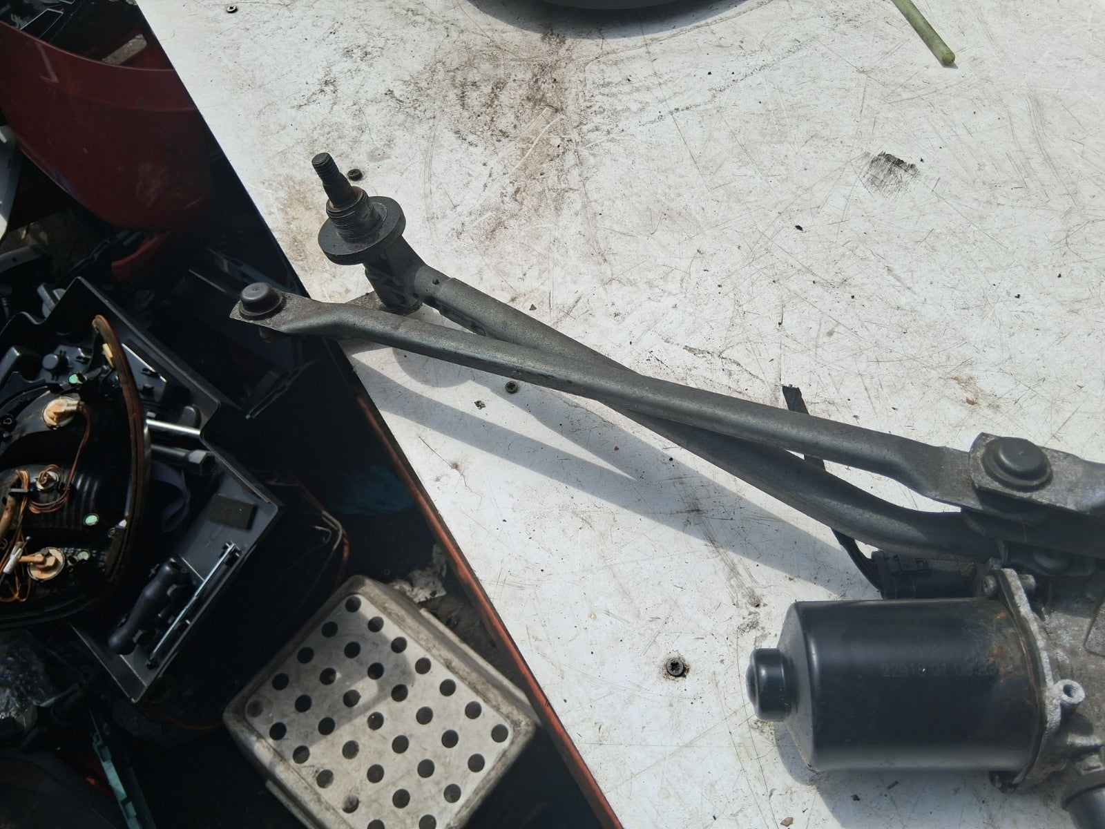 2018 MERCEDES SPRINTER W907 FRONT WINDSCREEN WIPER MOTOR LINKAGE A9108200500