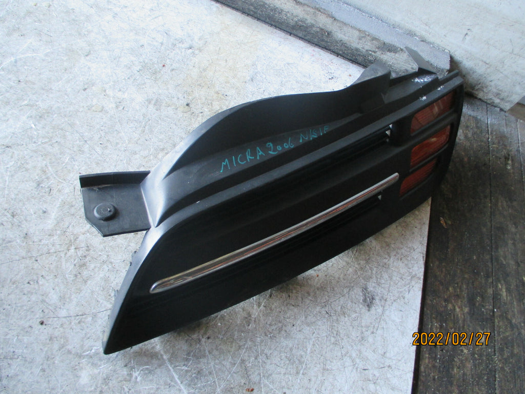 NISSAN MICRA 2006 K12 NSF PASSENGER SIDE FRONT FOGLIGHT GRILL