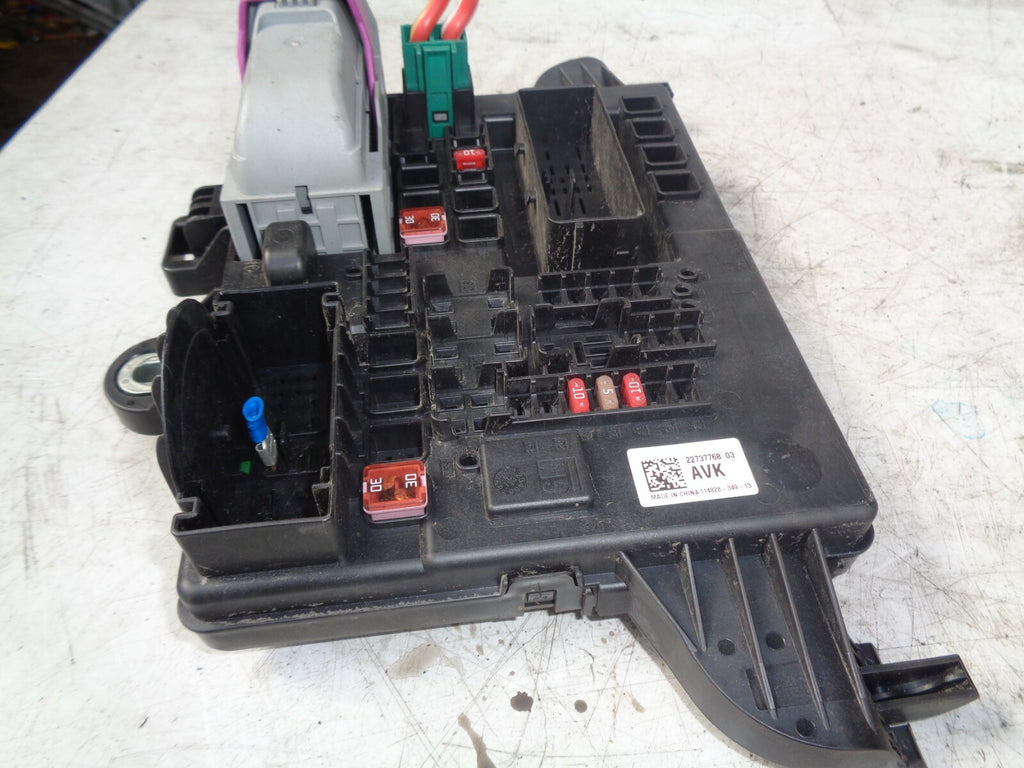 VAUXHALL INSIGNIA 2014 MK1 2.0 CDTI REAR FUSE BOX RELAY 22737768