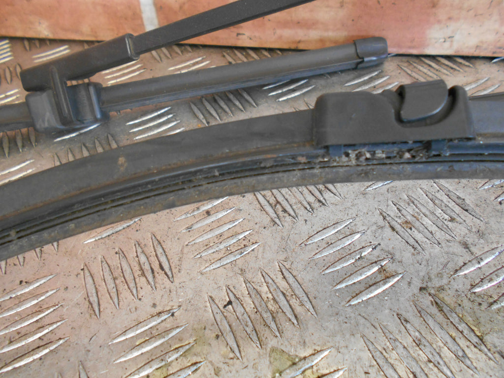 PEUGEOT 207 2007 OS NS DRIVER PASSENGER SIDE FRONT WINDSCREEN WIPER ARMS