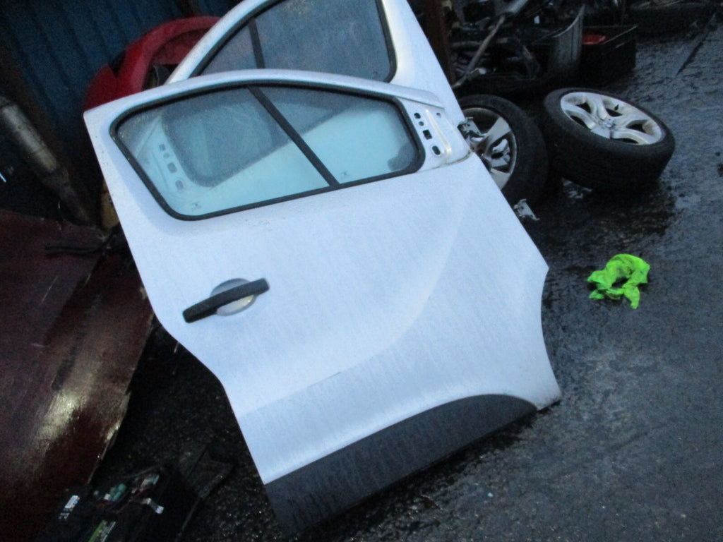 2015 RENAULT TRAFIC X82 OSF DRIVER SIDE FRONT BARE DOOR SILVER