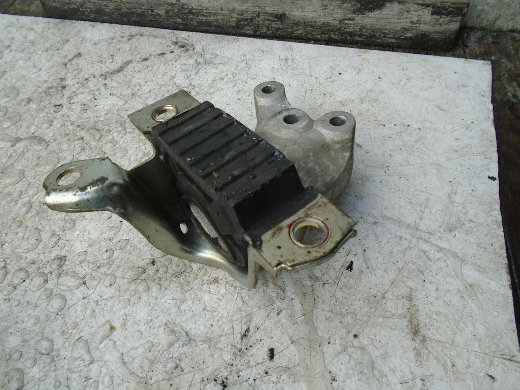 FIAT 500 2016 1.2 PETROL OS DRIVER SIDE ENGINE MOUNT