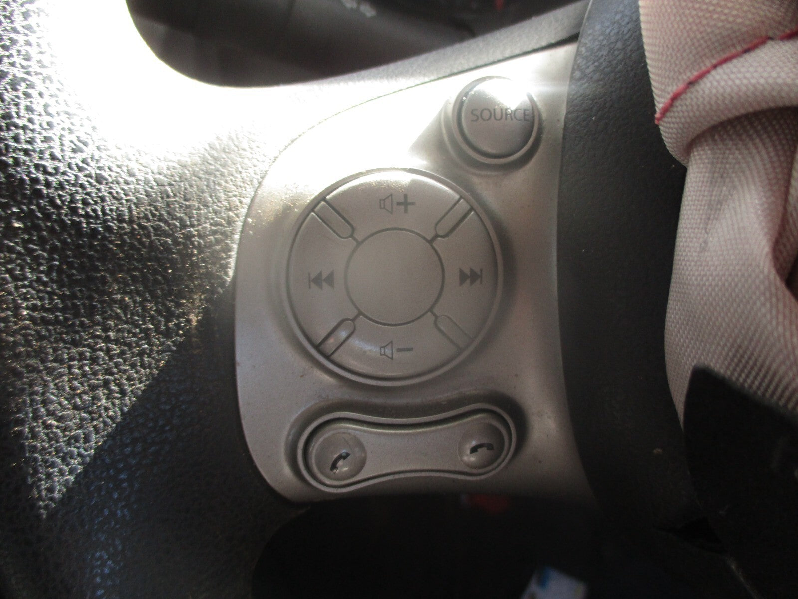 2016 NISSAN MICRA K13 MK4 5 DOOR 3 SPOKE MULTIFUNCTION STEERING WHEEL