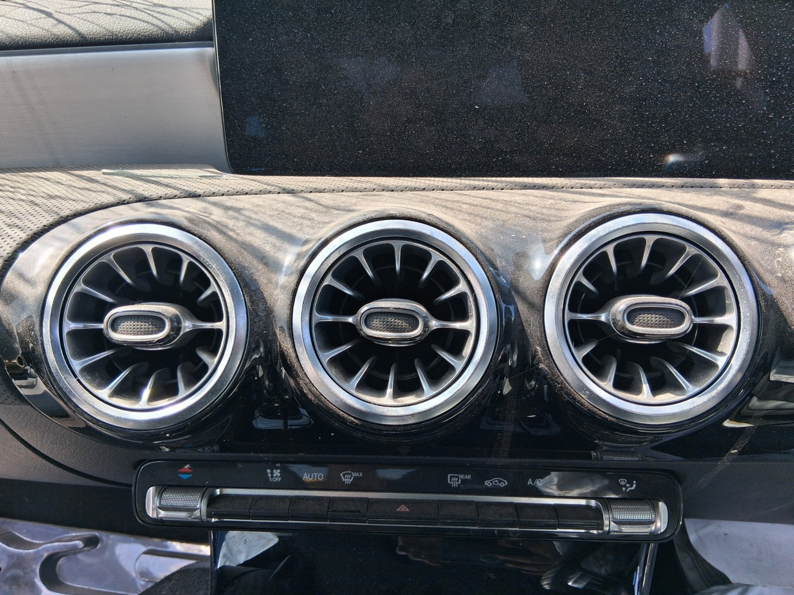 2023 MERCEDES CLA C118 FRONT DASHBOARD CENTRE AIR VENTS