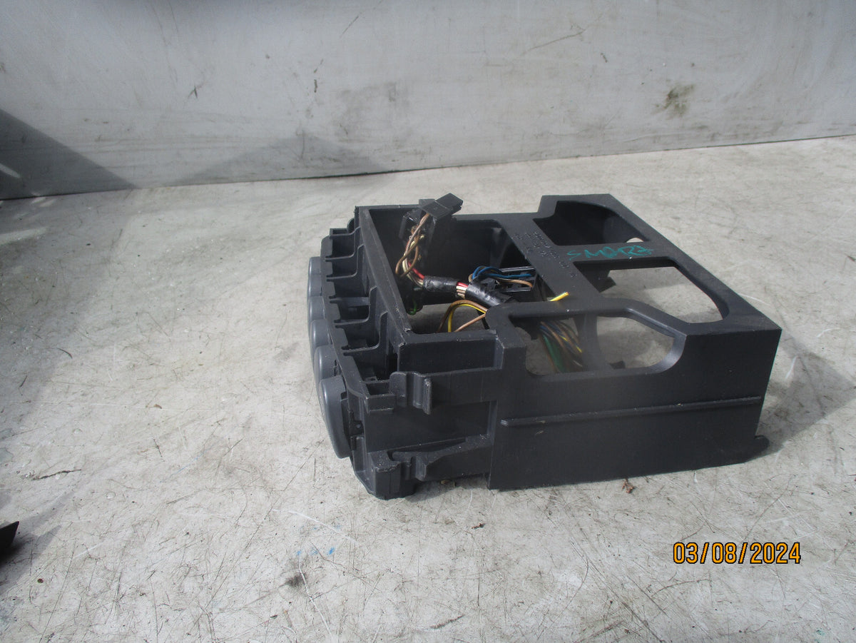 2005 SMART RODSTER 452 WINDOW ROOF TAILGATE SWITCH CONTROL PANEL 001142V005