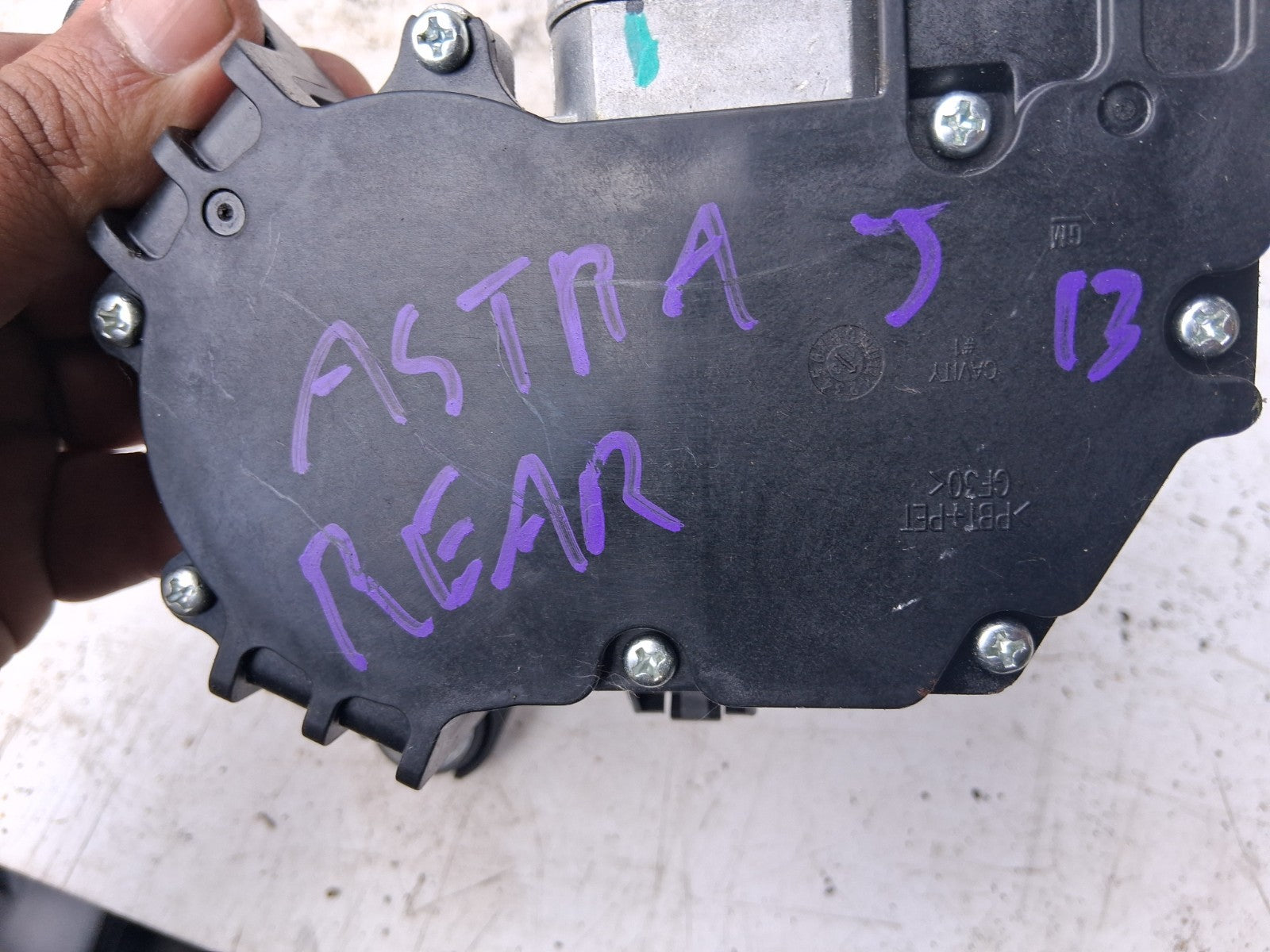 2013 VAUXHALL ASTRA J REAR WINDSCREEN WIPER MOTOR 13395013