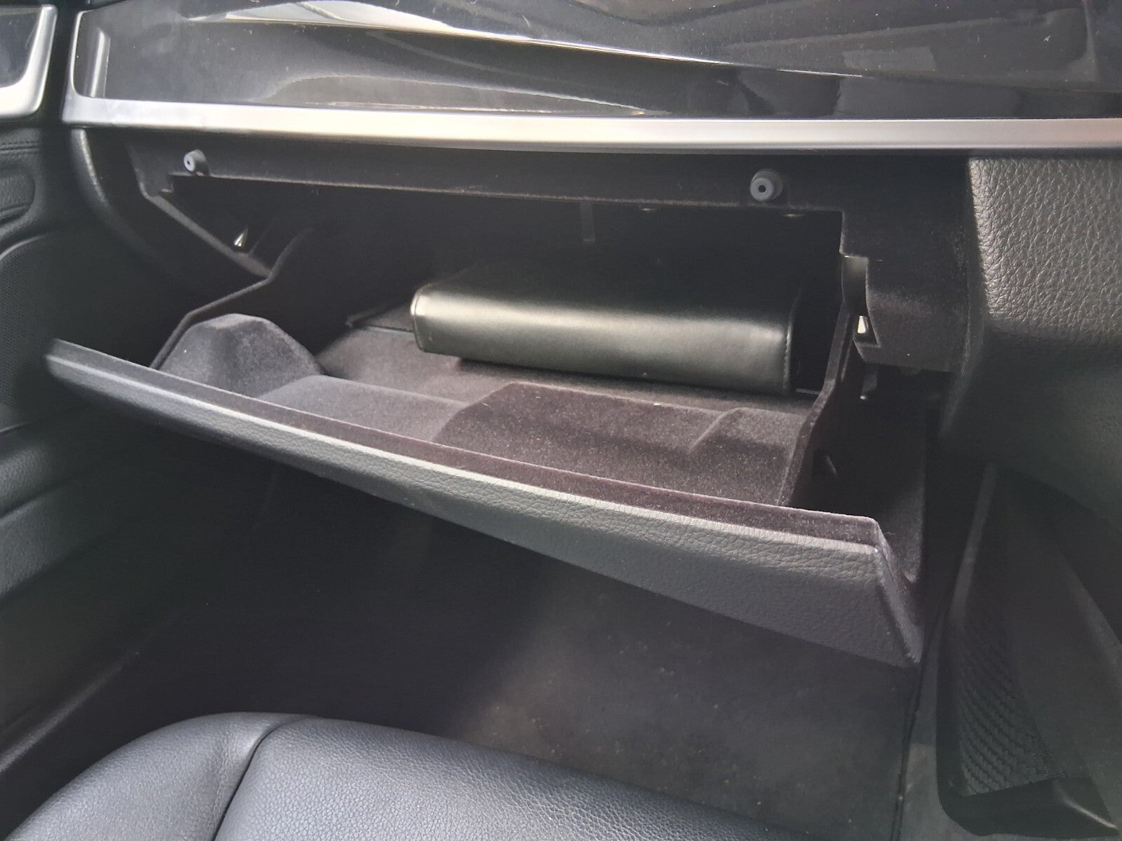 2012 BMW 5 SERIES F10 FRONT DASHBOARD GLOVE BOX STORAGE COMPARTMENT