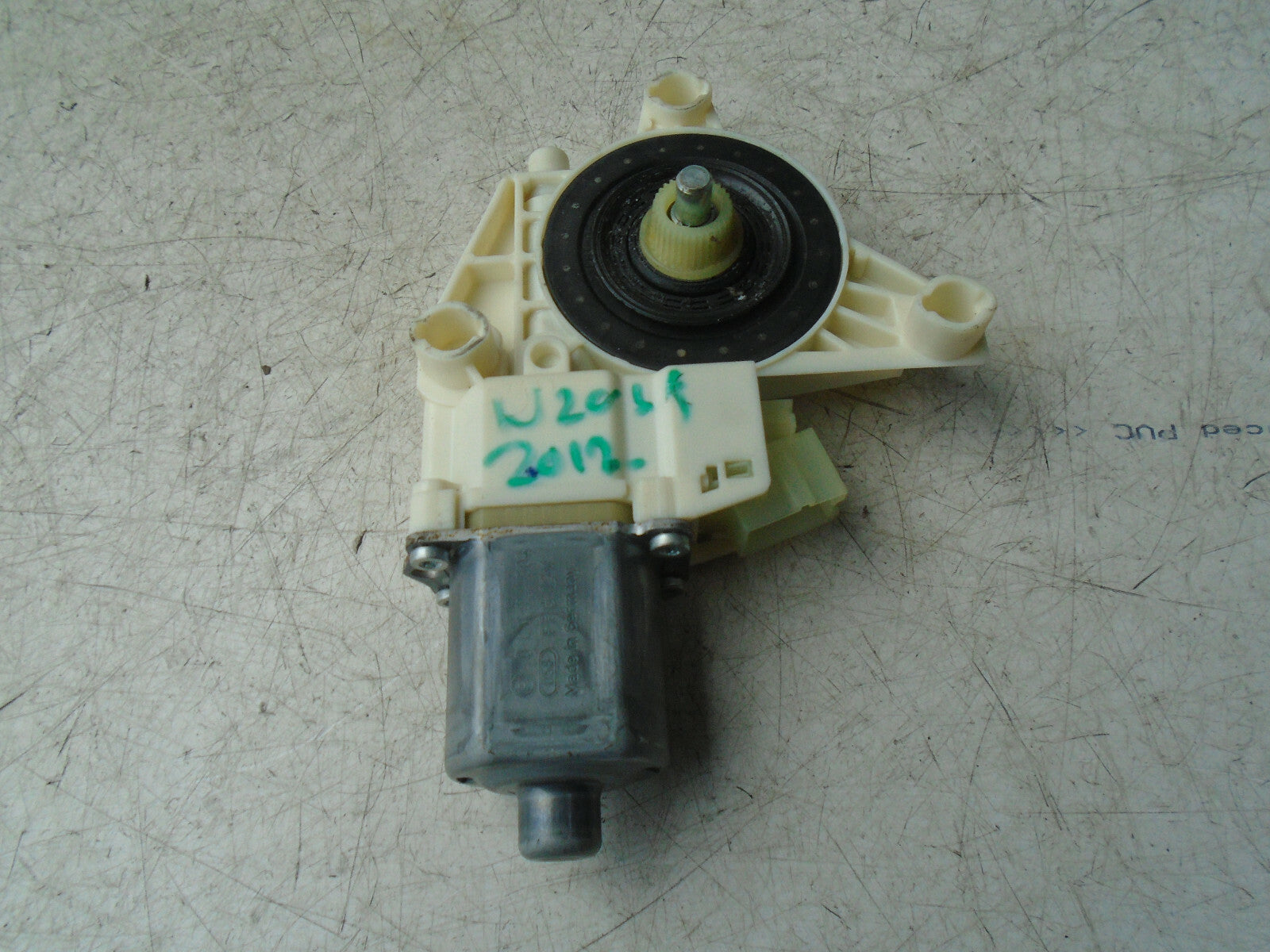 MERCEDES BENZ C CLASS W204 2012 OSR DRIVER REAR DOOR WINDOW MOTOR A2048200642