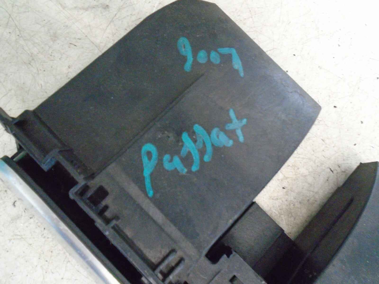 VOLKSWAGEN PASSAT 2007 DASHBOARD STORAGE COMPARTMENT AND HAZARD SWITCH 3C0858407