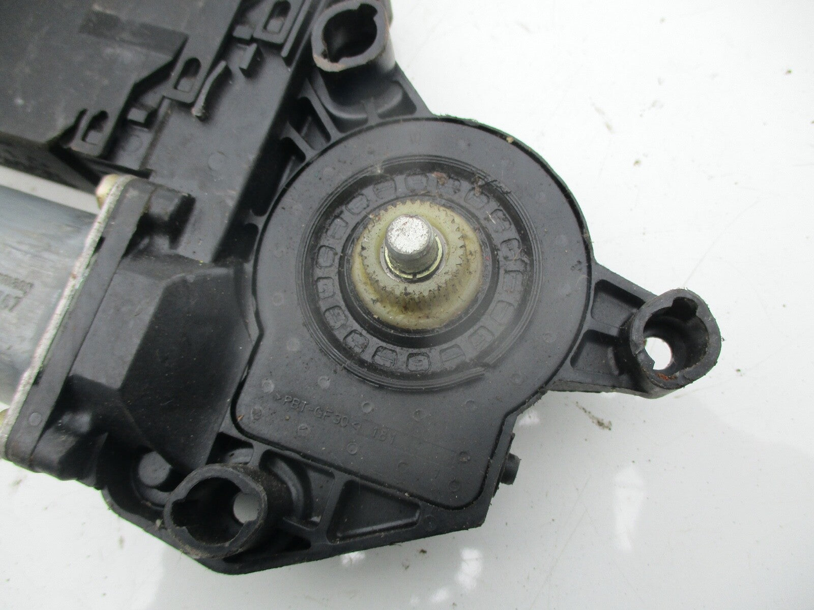 PEUGEOT 307 NSF PASSENGER LEFT FRONT WINDOW MOTOR 0130821767