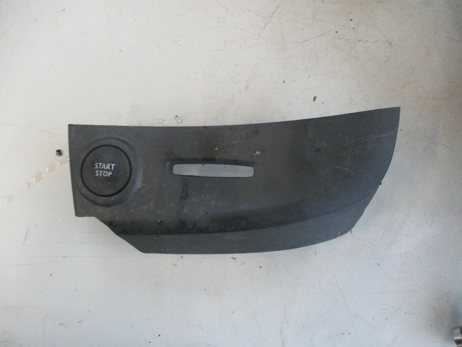 RENAULT CLIO X98 MK4 2019 START STOP BUTTON SWITCH & KEY CARD TRIM 285J07990R