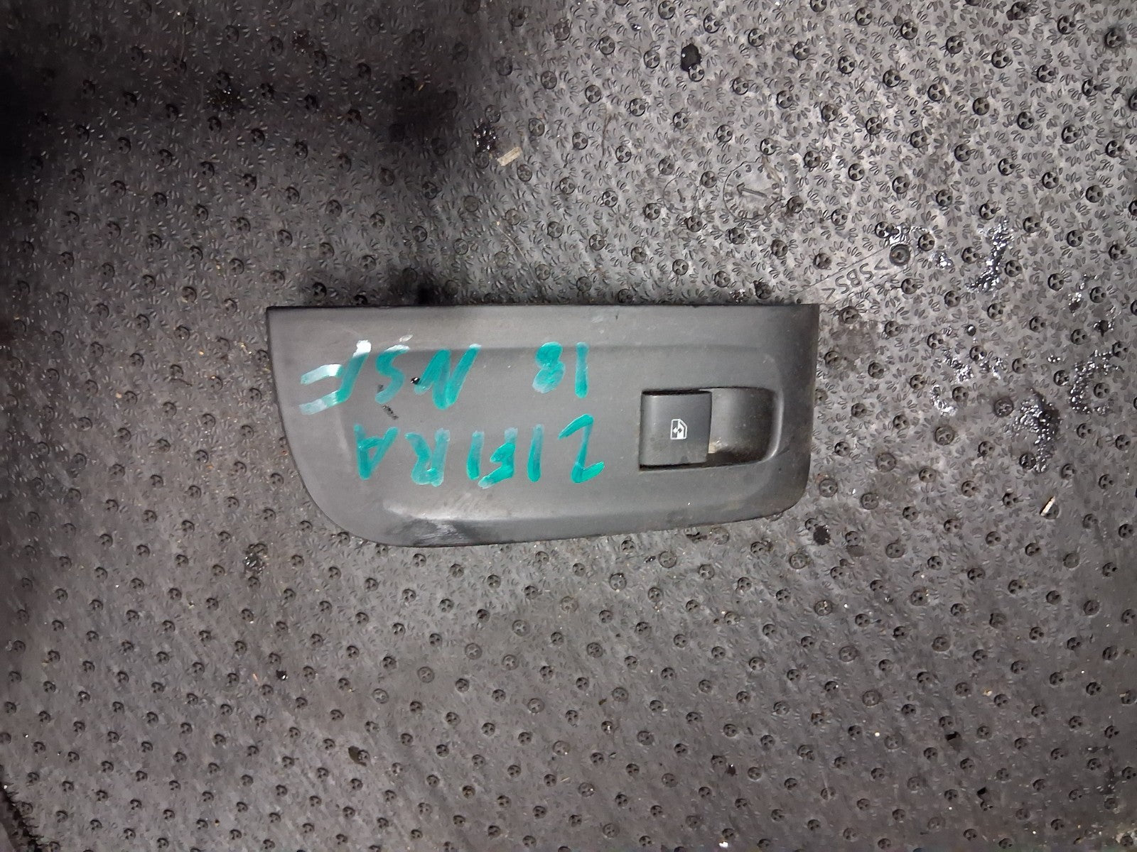 2018 VAUXHALL ZAFIRA C NSF PASSENGER SIDE FRONT WINDOW CONTROL SWITCH 22915102
