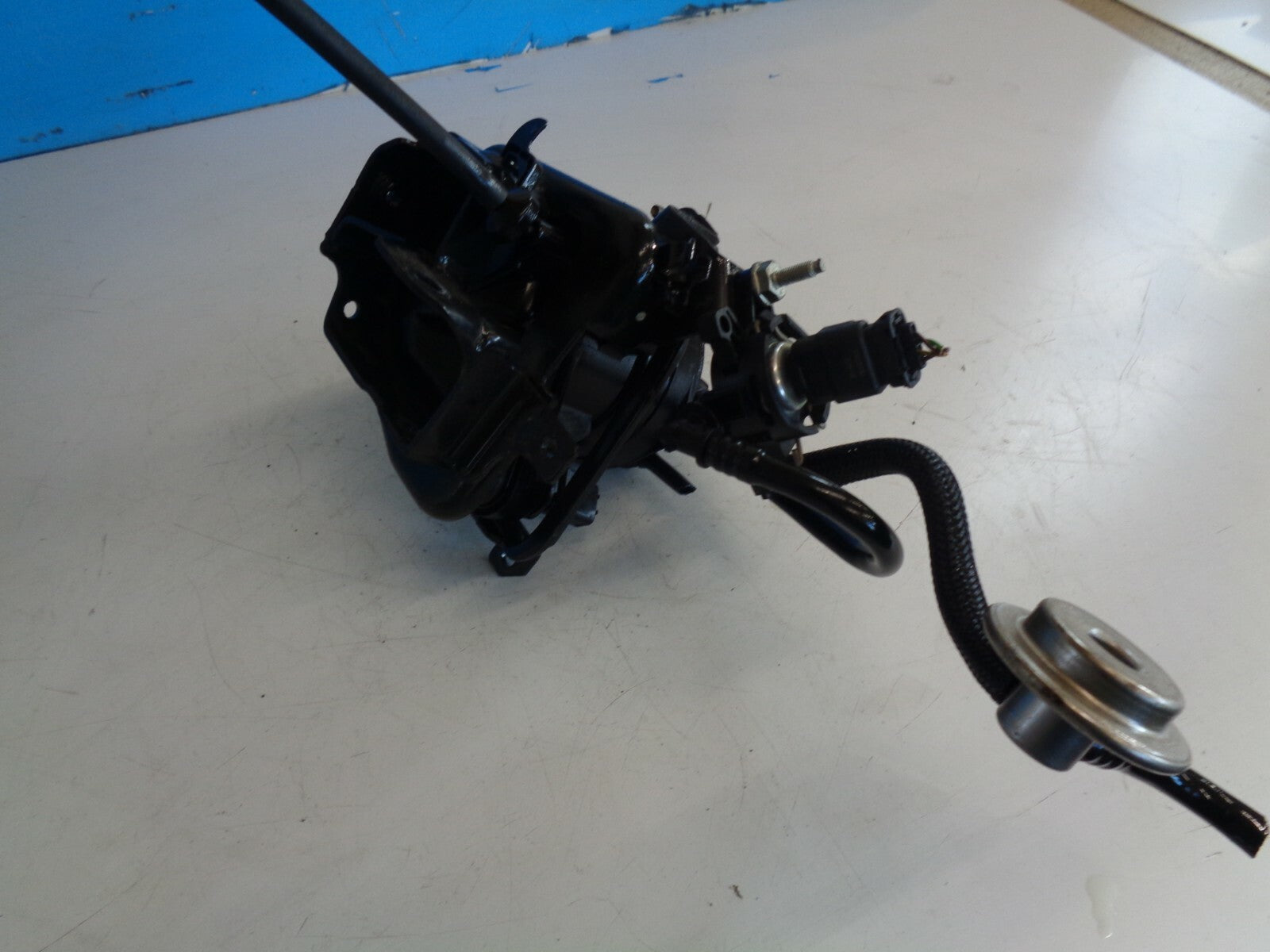 FORD FOCUS 2017 MK3 1.5 DIESEL FUEL FILTER + BRACKET