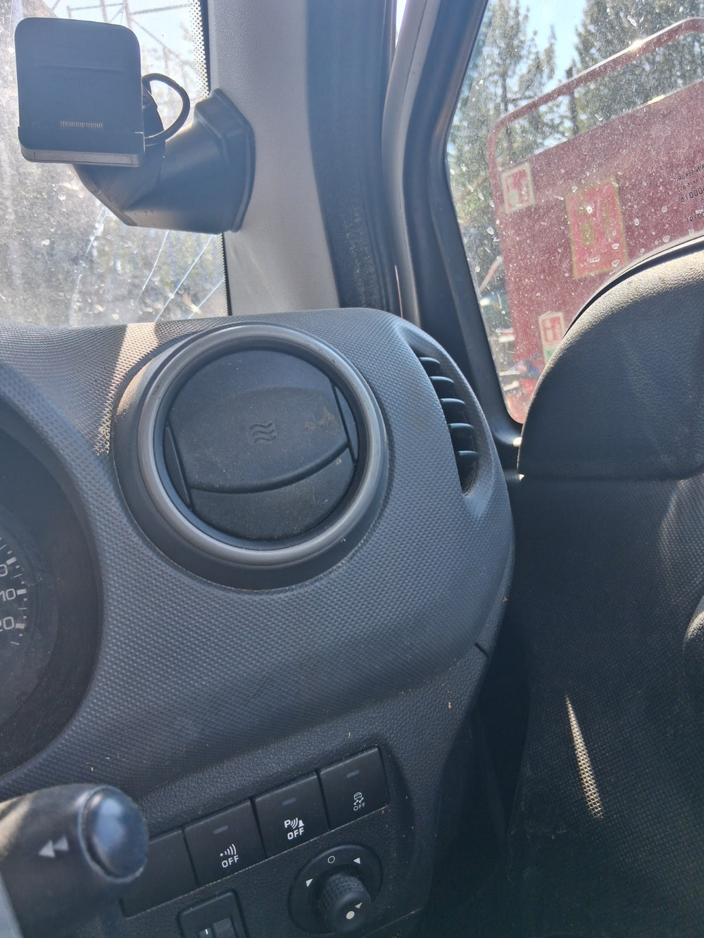 2015 PEUGEOT PARTNER MK2 OS DRIVER SIDE DASHBOARD AIR VENT