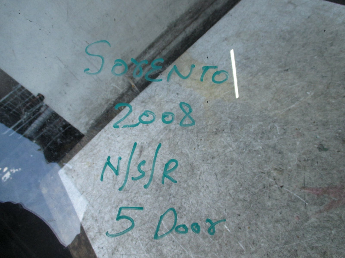 KIA SORENTO 2008 MK1 NSR REAR PASSENGER SIDE WINDOW GLASS