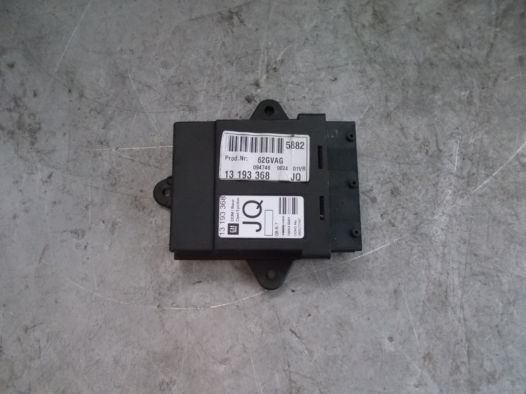 VAUXHALL VECTRA C DRIVER SIDE DOOR LOCKING MODULE 13193368