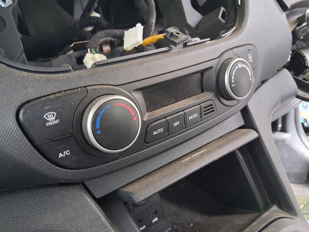 2017 HYUNDAI i10 MK2 AC HEATER CLIMATE CONTROL SWITCH PANEL