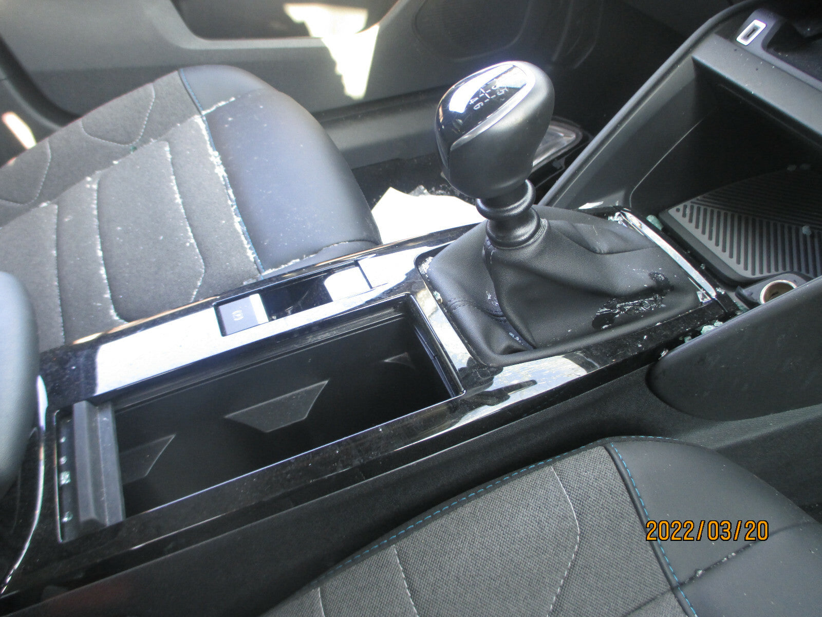 CITROEN C4 MK3 2021 MANUAL CENTRE CONSOLE CUP HOLDER HAND BRAKE SWITCH SURROUND
