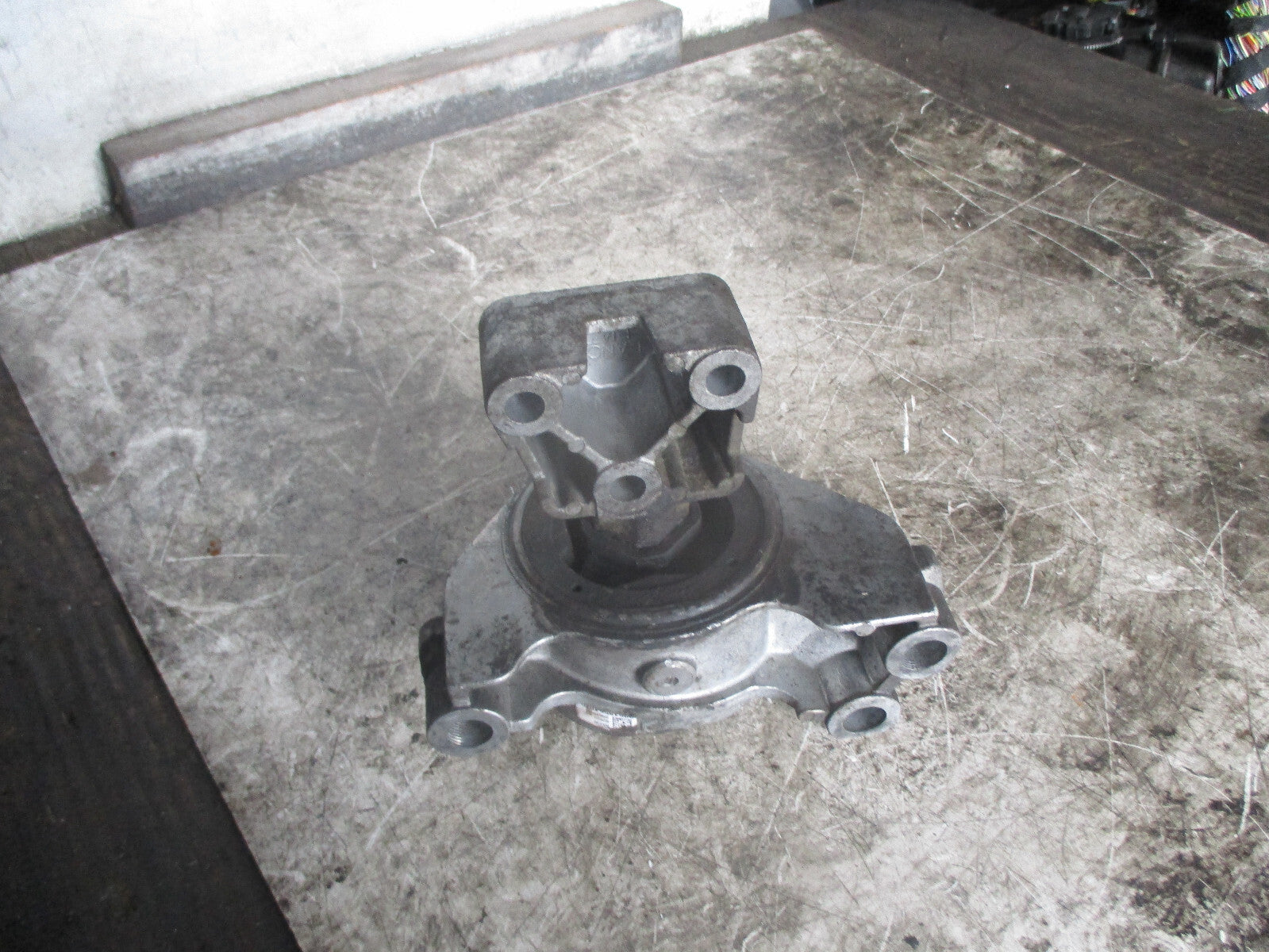 PEUGEOT BIPPER 2013 1.3D ENGINE MOUNT 00518554840