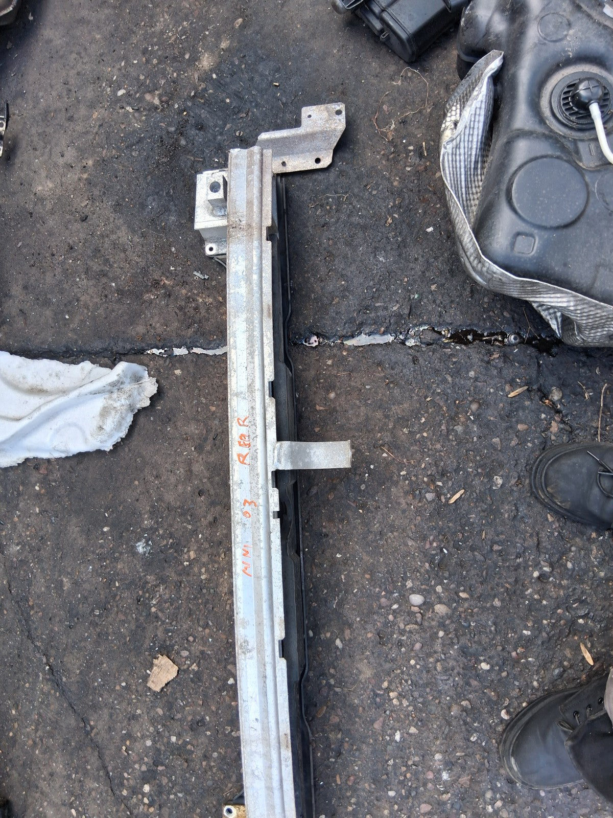 2003 BMW MINI COOPER R50 REAR BUMPER CRASH BAR REINFORCEMENT BAR
