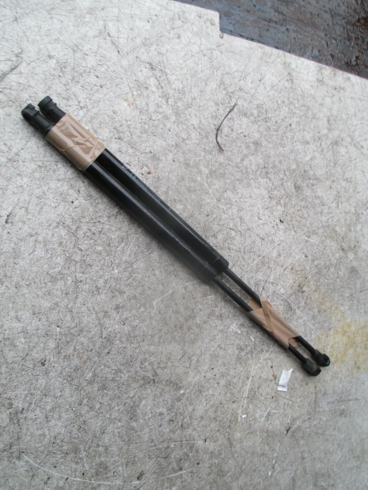 FIAT 500 TAILGATE PAIR GAS STRUTS