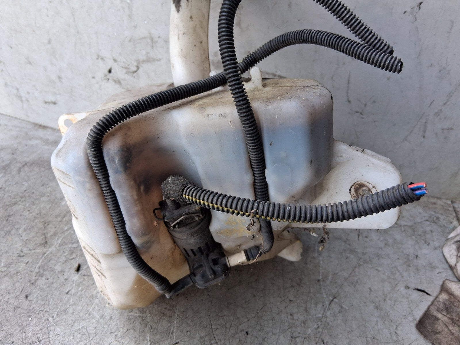 2008 VAUXHALL CORSA D WINDSCREEN WASHER BOTTLE TANK RESERVOIR 461011736