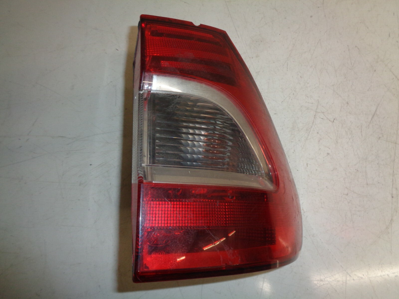 FORD GALAXY 2010 MK3 OS DRIVER SIDE OUTER REAR LIGHT 17701012