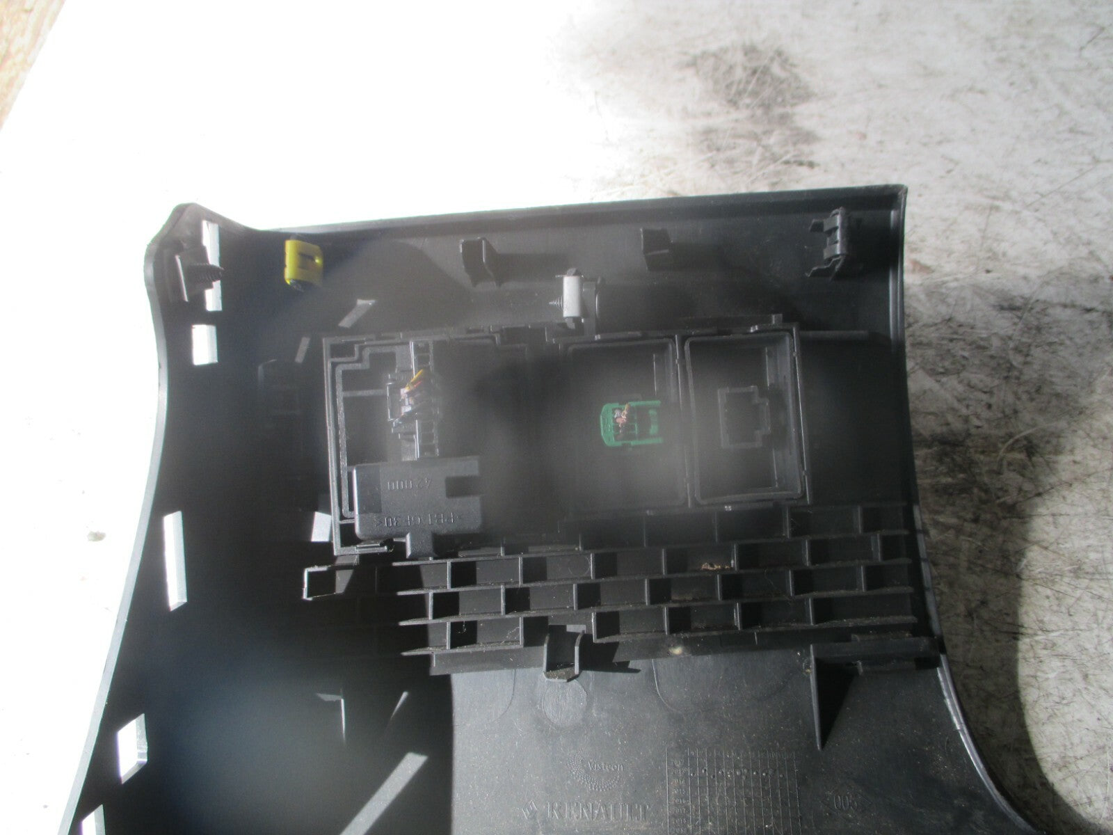 RENAULT CAPTUR 2013 MK1 HEADLIGHT ADJUSTER CONTROL SWITCH SURROUND TRIM