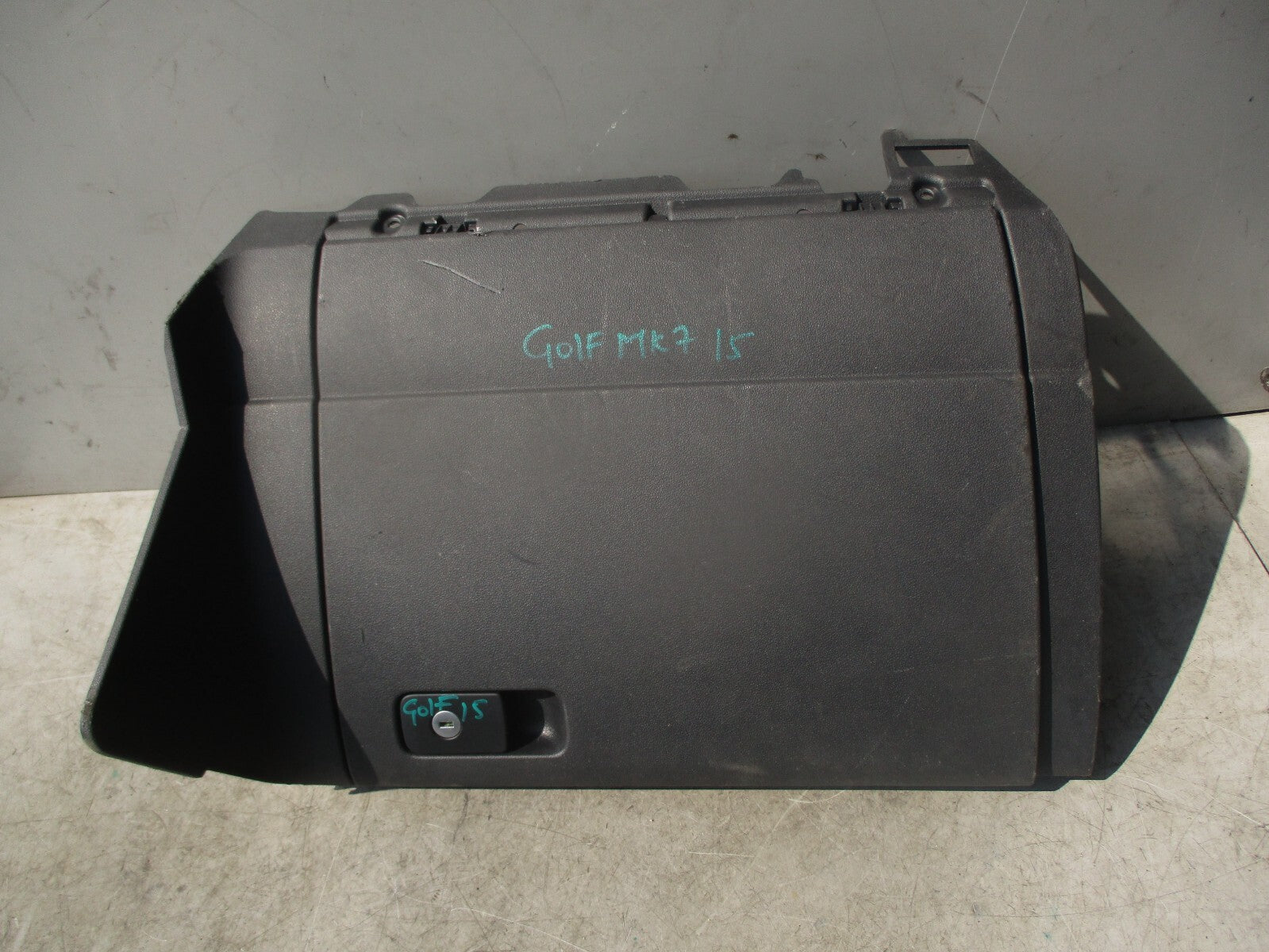 2015 VOLKSWAGEN GOLF MK7 FRONT LEFT GLOVEBOX STORAGE COMPARTMENT BOX 5G2857097A
